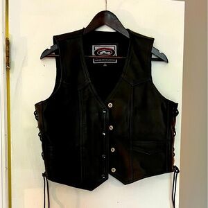 River Road Black Leather Motorcycle Vest! EUC